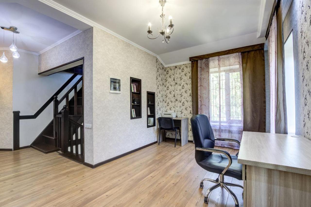 Opera Bed&Breakfast Bishkek Exterior photo