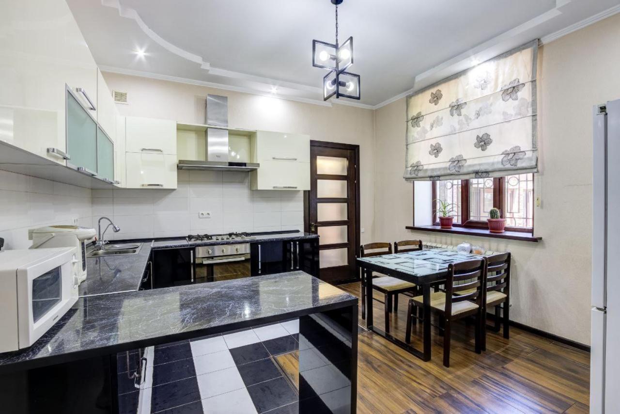 Opera Bed&Breakfast Bishkek Exterior photo