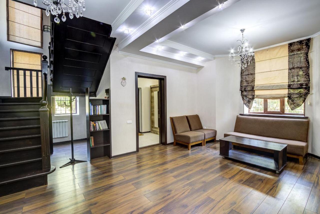 Opera Bed&Breakfast Bishkek Exterior photo