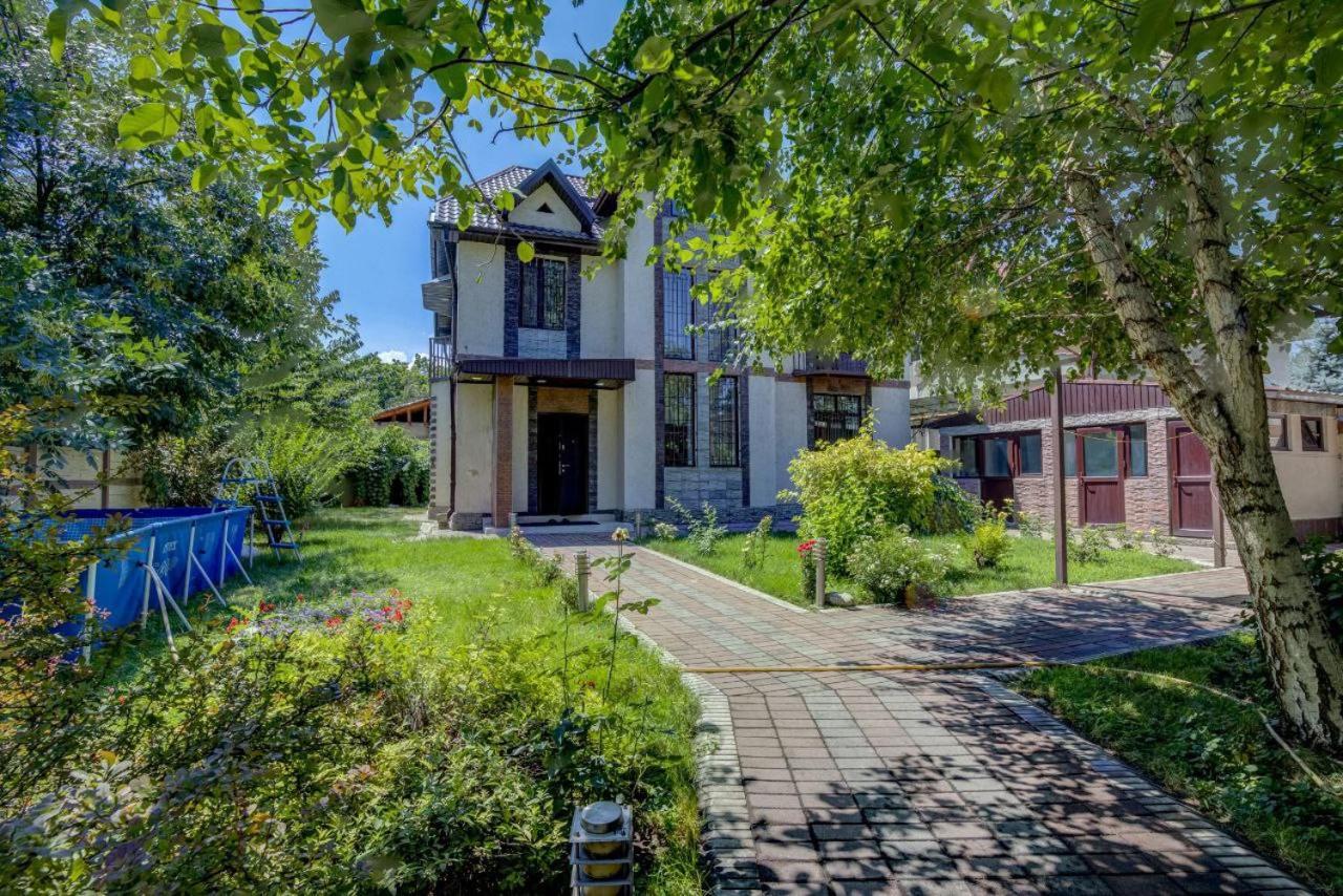 Opera Bed&Breakfast Bishkek Exterior photo